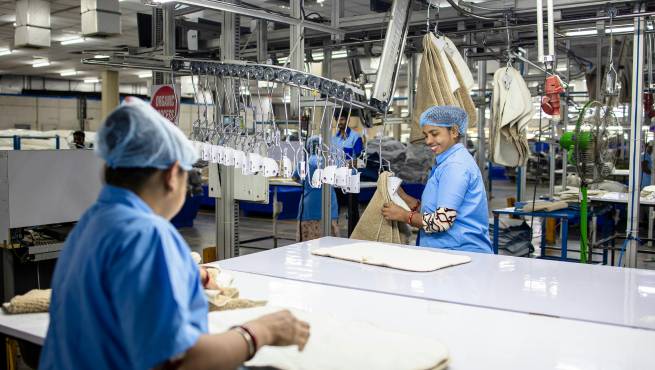 Tecnología en Uniformes: Telas Inteligentes y Funcionales